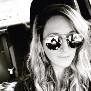 Meet your Posher, Jacqueline